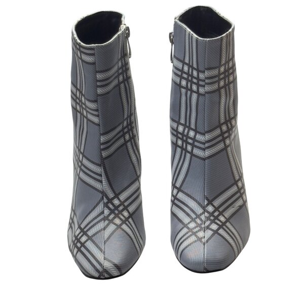 Women’s Shoes FASHION NOVA BECCA N Gray Plaid Fabric Ankle Boots Size 9 - Picture 11 of 11
